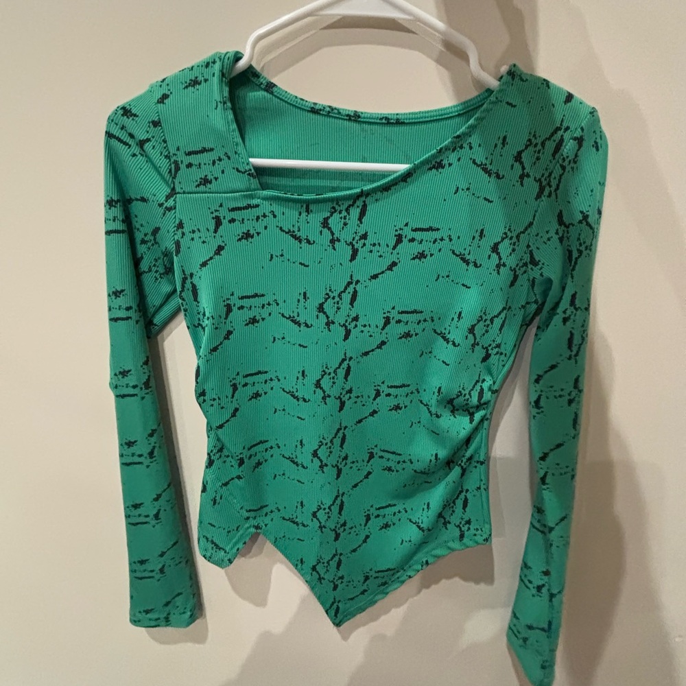 NWOT: Green Long Sleeve Tee With Unique Black Marks